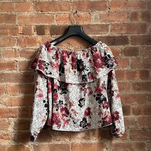 Aritzia (Wilfred) Off the shoulder Top